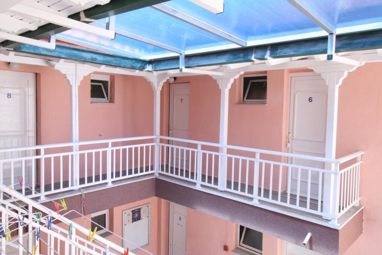 Sarti Center Studios מראה חיצוני תמונה